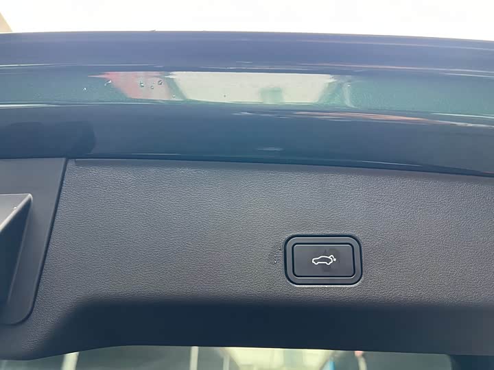 Geely Monjaro 2025 2025款 东方曜 2.0TD 自动四驱望月版