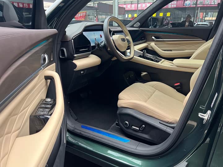 Geely Monjaro 2025 2025款 东方曜 2.0TD 自动四驱望月版