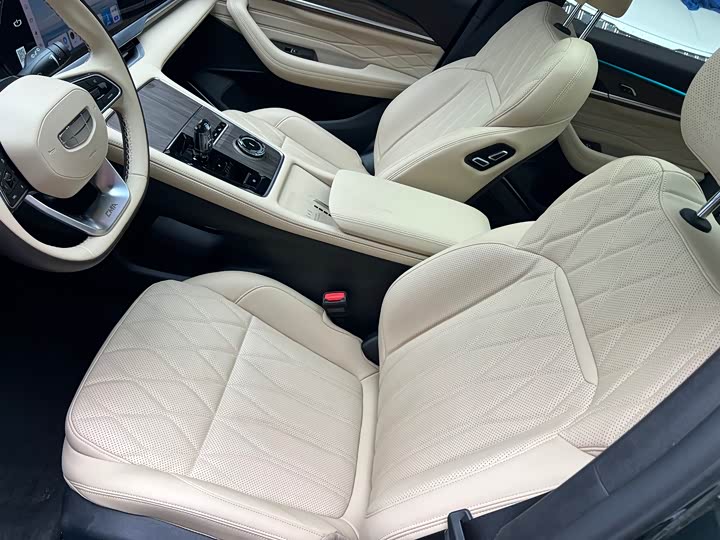 Geely Monjaro 2025 2025款 东方曜 2.0TD 自动四驱望月版