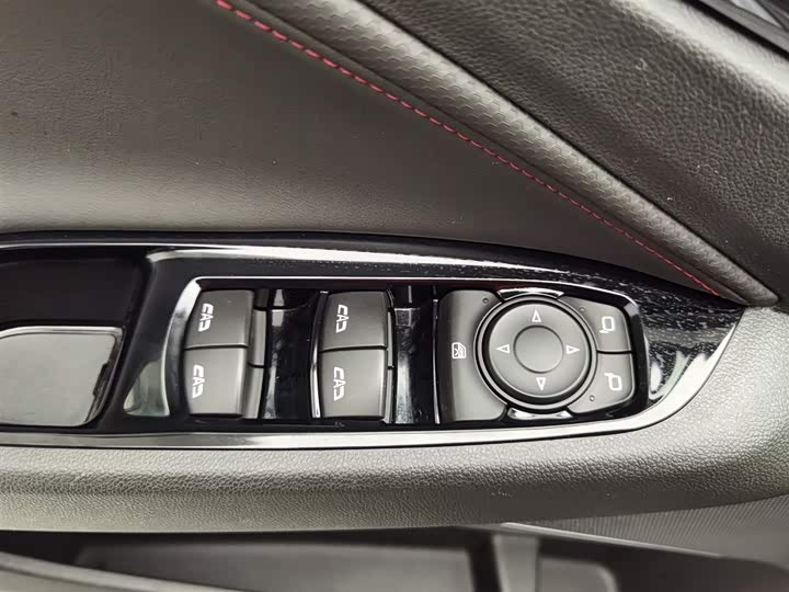 Chevrolet Orlando 2020 2020款 轻混 Redline 530T 自动纵享版（5+2款）