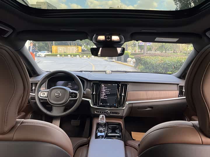 Volvo S90 Hybrid 2024 2024款 插电式混动 四驱长续航智雅豪华版