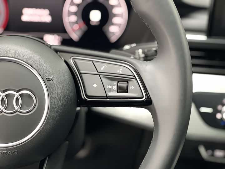 Audi A4L 2024 2024款 40 TFSI 时尚动感型