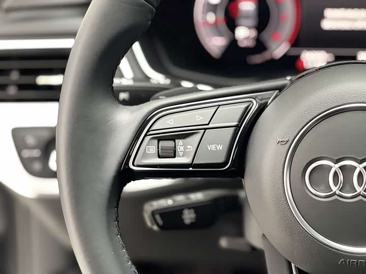 Audi A4L 2024 2024款 40 TFSI 时尚动感型