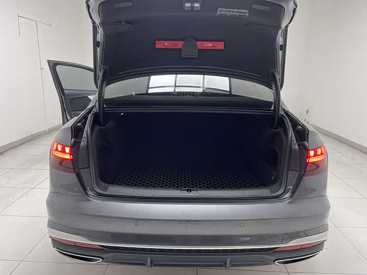 Audi A4L 2024 2024款 40 TFSI 时尚动感型