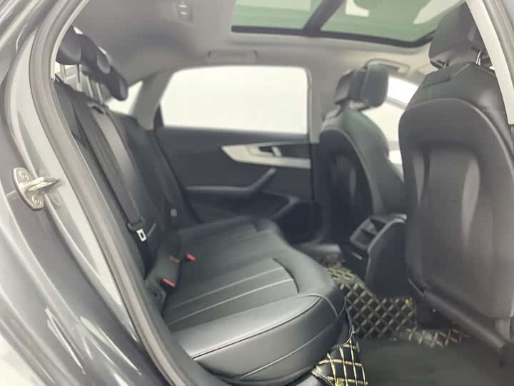 Audi A4L 2024 2024款 40 TFSI 时尚动感型