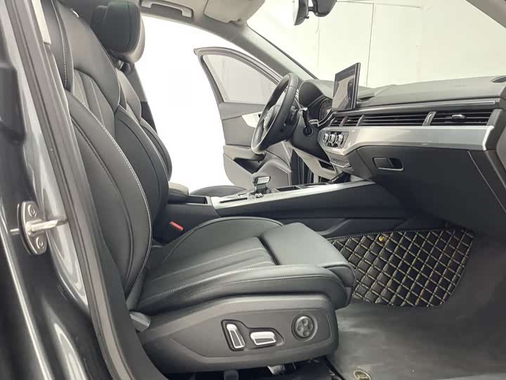 Audi A4L 2024 2024款 40 TFSI 时尚动感型