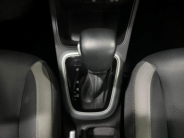 Kia KX1 2021 2021款 1.4L CVT趣享天窗款