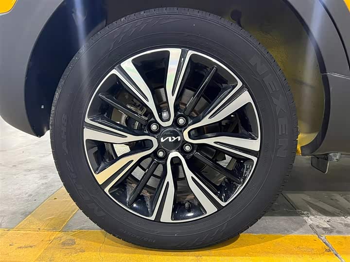 Kia KX1 2021 2021款 1.4L CVT趣享天窗款