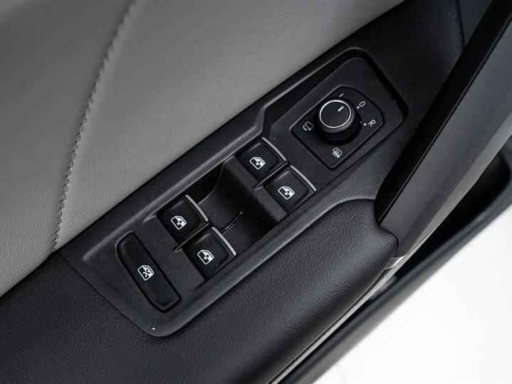 Volkswagen Tayron 2025 2025款 众享款 300TSI