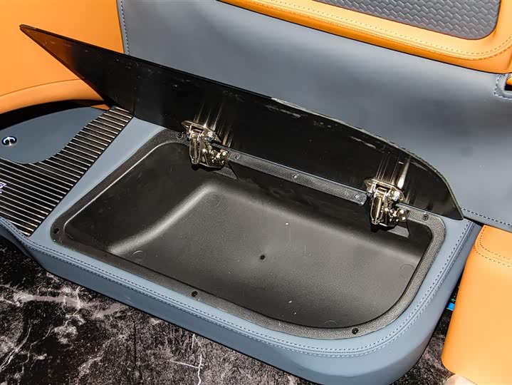 Mercedes-Benz Vito 2024 2024款 2.0T 精英版 7座