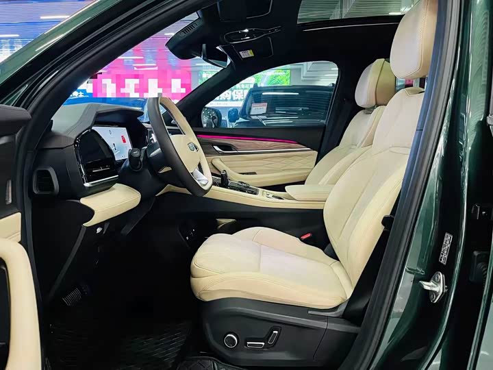 Geely Monjaro 2025 2025款 东方曜 2.0TD 自动四驱望月版