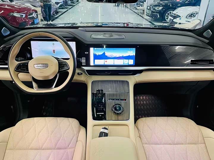 Geely Monjaro 2025 2025款 东方曜 2.0TD 自动四驱望月版