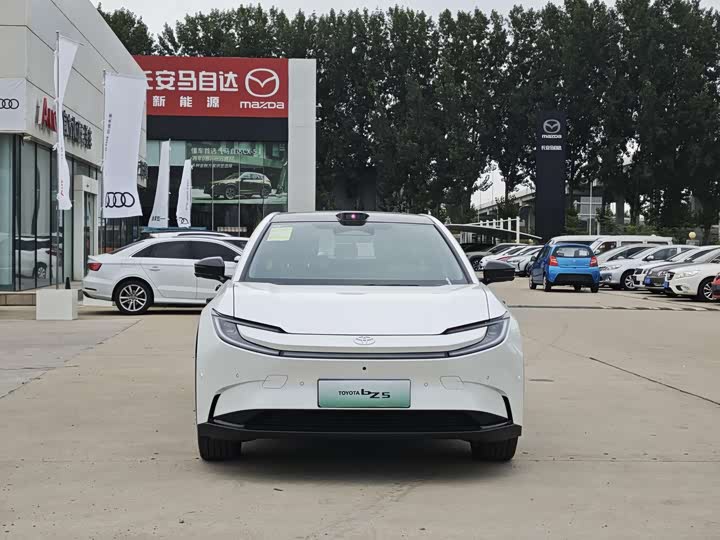 2025 Toyota bZ5