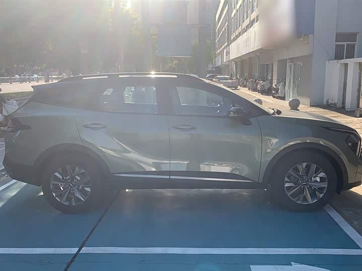 Kia Sportage 2023 2023款 2.0L HEV 两驱旗舰版