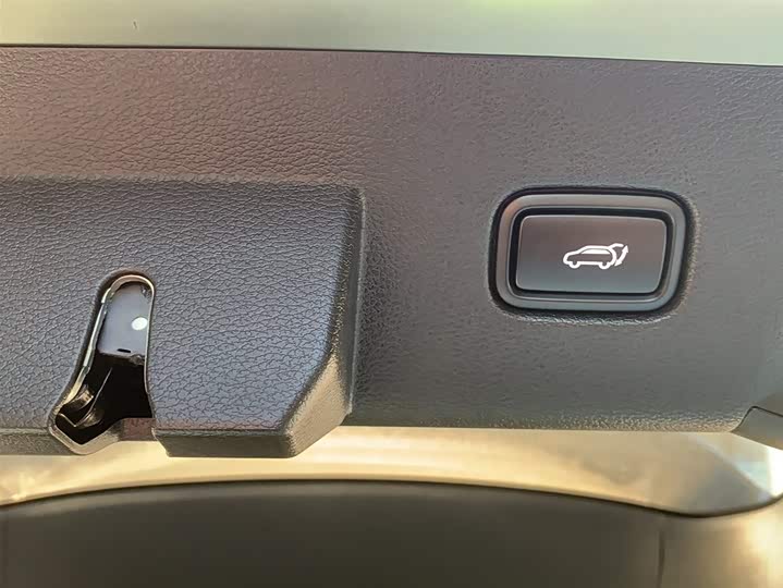 Kia Sportage 2023 2023款 2.0L HEV 两驱旗舰版