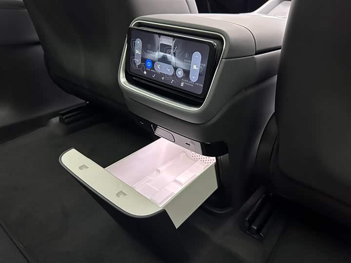 Xiaomi YU7 2025 2025款 超长续航四驱Pro版