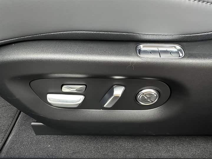 Xiaomi YU7 2025 2025款 超长续航四驱Pro版