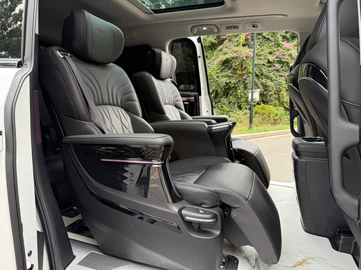 GAC Trumpchi M8 2024 2024款 大师系列 400T 至尊版