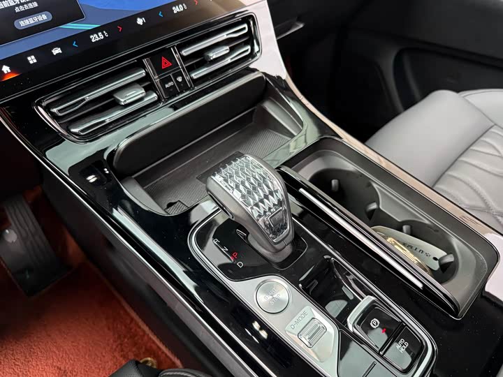 GAC Trumpchi M8 2024 2024款 大师系列 400T 至尊版