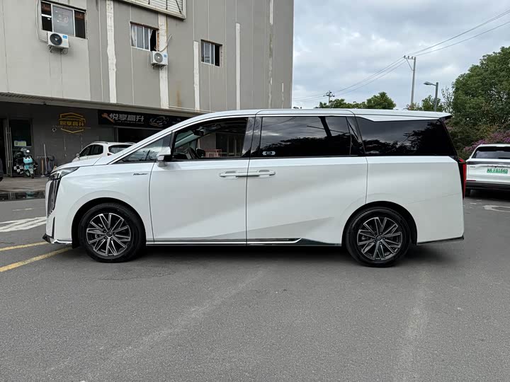 GAC Trumpchi M8 2024 2024款 大师系列 400T 至尊版