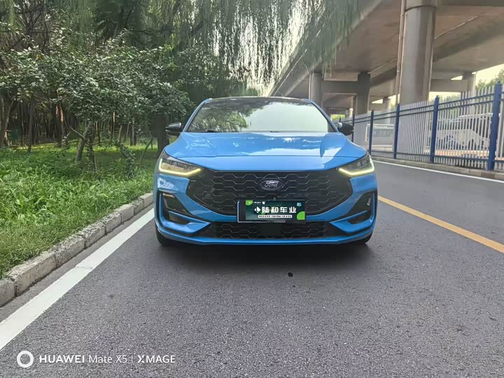 Ford Focus 2022 2022款 三厢 EcoBoost 180 自动ST Line