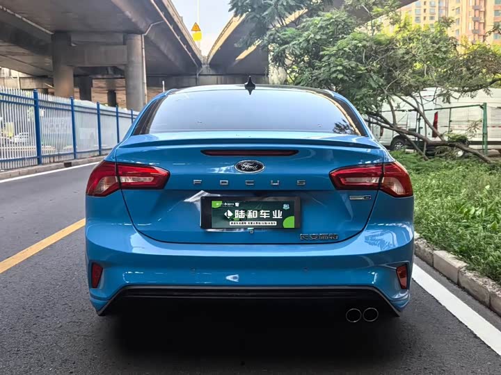 Ford Focus 2022 2022款 三厢 EcoBoost 180 自动ST Line