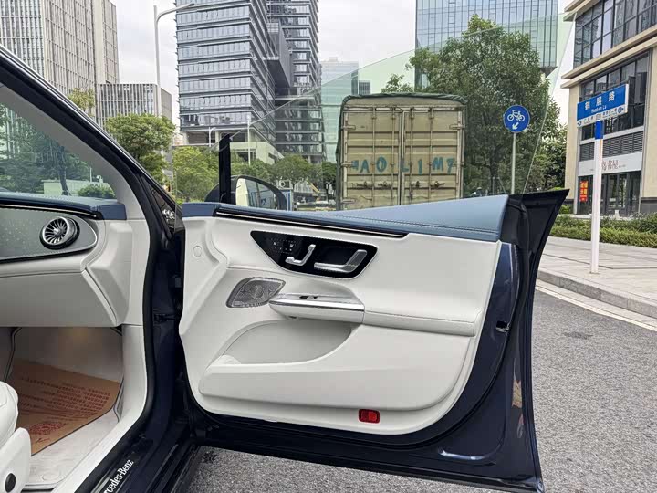 Mercedes-Benz EQE 2022 2022款 350 先型特别版