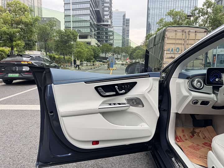 Mercedes-Benz EQE 2022 2022款 350 先型特别版