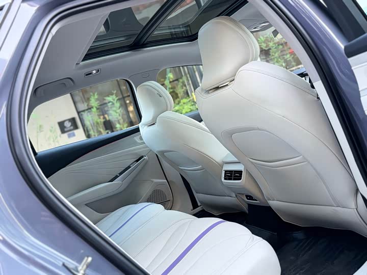 Geely Preface L 2024 2024款 油混 1.5TD 天宫版