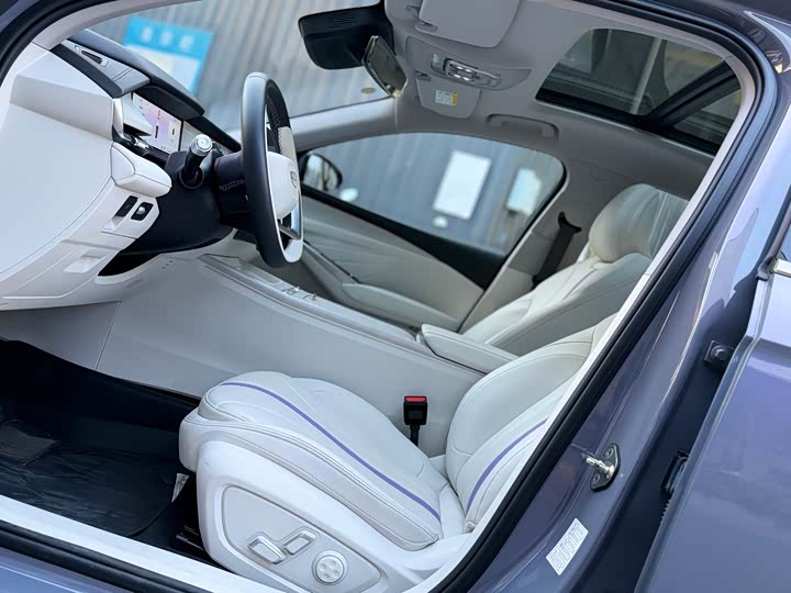 Geely Preface L 2024 2024款 油混 1.5TD 天宫版