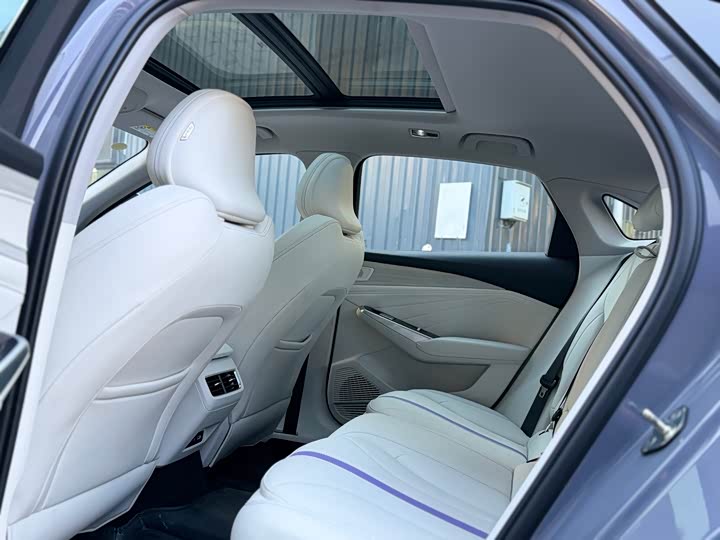 Geely Preface L 2024 2024款 油混 1.5TD 天宫版