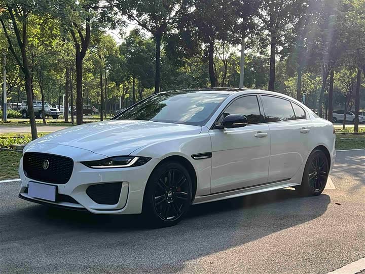 Jaguar XE L 2024 2024款 2.0T 250PS R-DYNAMIC S耀黑运动版
