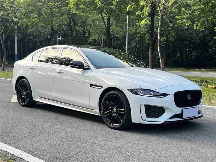 Jaguar XE L 2024 2024款 2.0T 250PS R-DYNAMIC S耀黑运动版