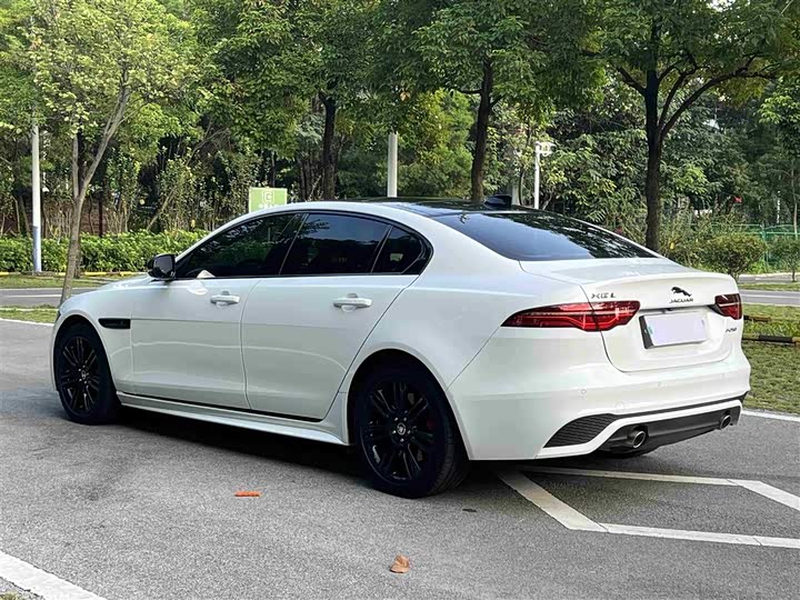 Jaguar XE L 2024 2024款 2.0T 250PS R-DYNAMIC S耀黑运动版