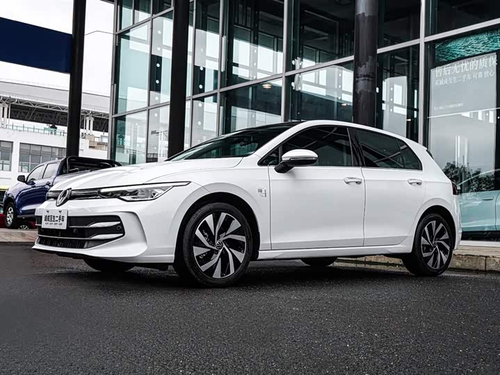 2025 Volkswagen Golf