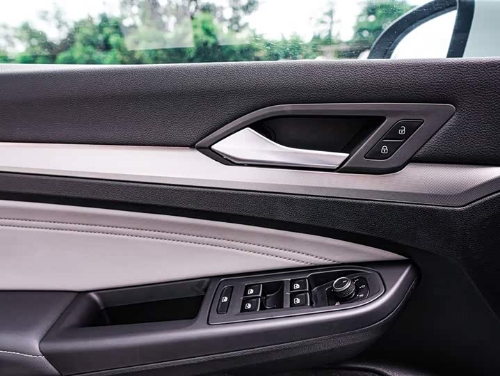 Volkswagen Golf 2025 2025款 300TSI Pro