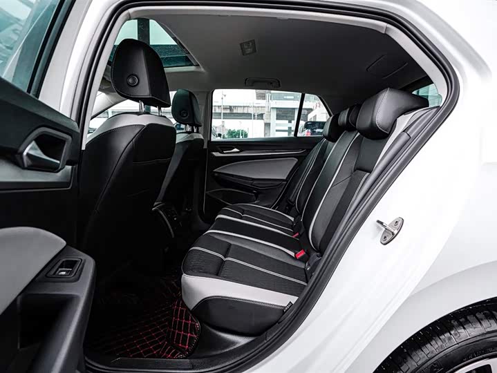 Volkswagen Golf 2025 2025款 300TSI Pro