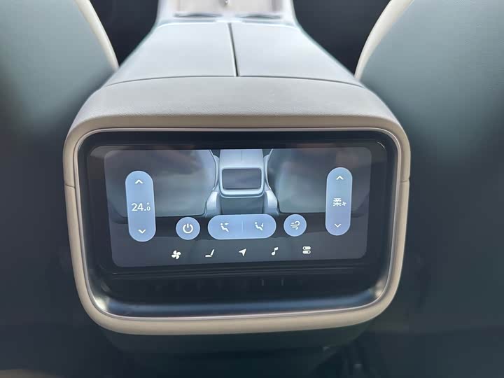 Xiaomi YU7 2025 2025款 超长续航高性能四驱Max版