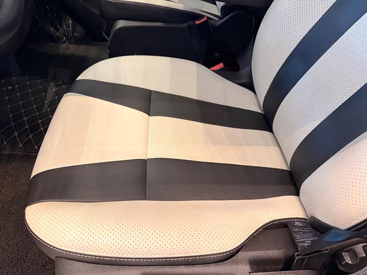 Ford Transit 2021 2021款 2.0T汽油自动高级营运商旅型中轴中顶9座国VI