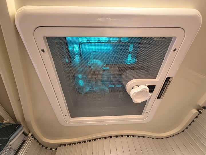 Ford Transit 2021 2021款 2.0T汽油自动高级营运商旅型中轴中顶9座国VI