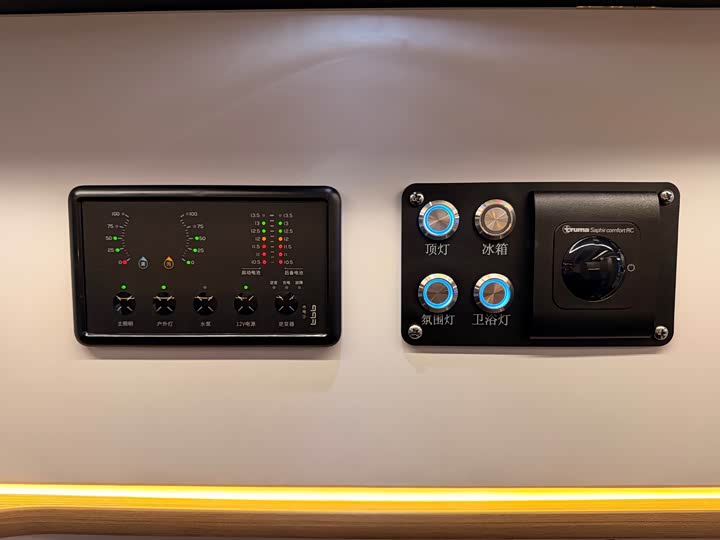 Ford Transit 2021 2021款 2.0T汽油自动高级营运商旅型中轴中顶9座国VI