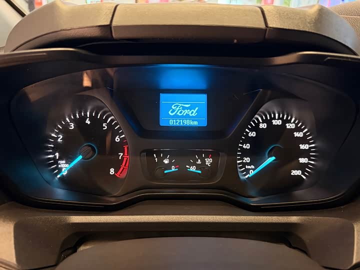 Ford Transit 2021 2021款 2.0T汽油自动高级营运商旅型中轴中顶9座国VI