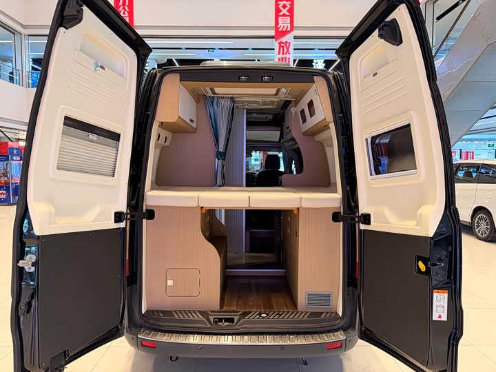 Ford Transit 2021 2021款 2.0T汽油自动高级营运商旅型中轴中顶9座国VI