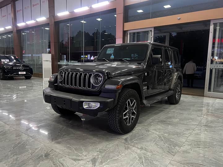 Jeep Wrangler 2024 2024款 2.0T 撒哈拉四门版
