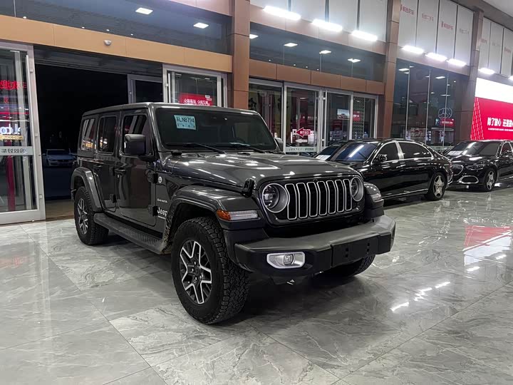 Jeep Wrangler 2024 2024款 2.0T 撒哈拉四门版