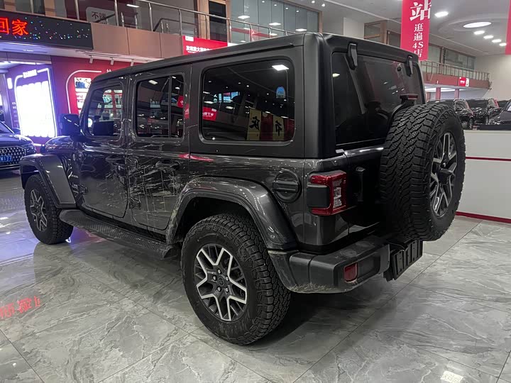 Jeep Wrangler 2024 2024款 2.0T 撒哈拉四门版