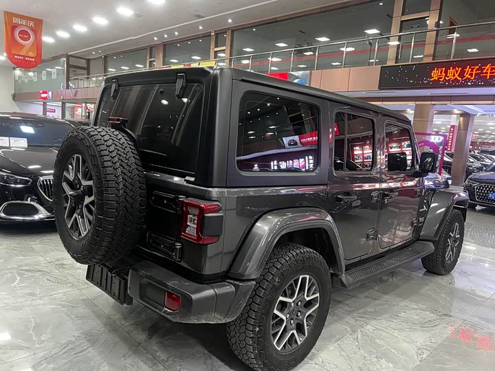 Jeep Wrangler 2024 2024款 2.0T 撒哈拉四门版