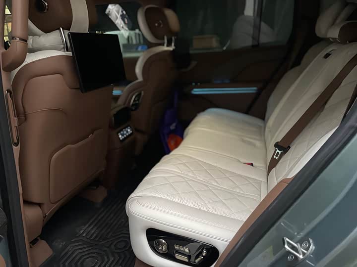 BYD Yangwang U8 2023 2023款 豪华版