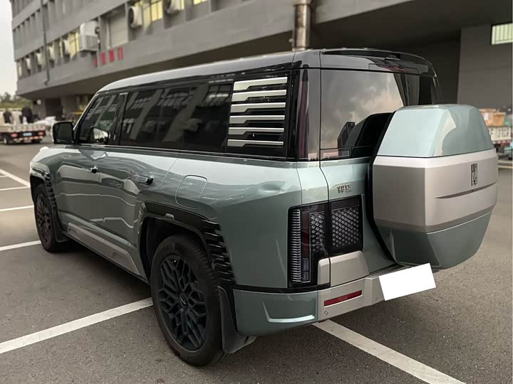 BYD Yangwang U8 2023 2023款 豪华版