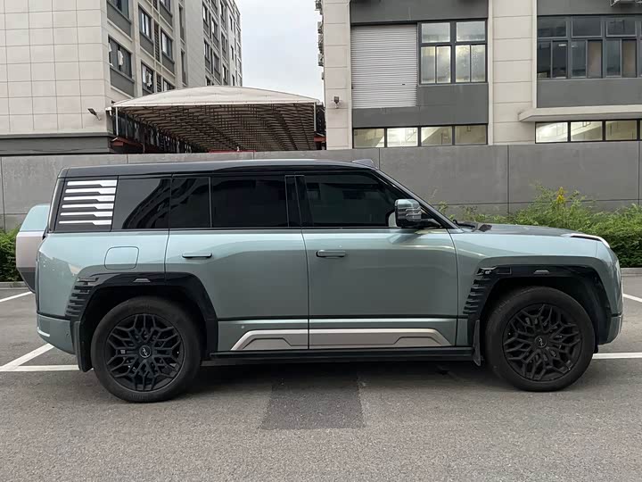 BYD Yangwang U8 2023 2023款 豪华版